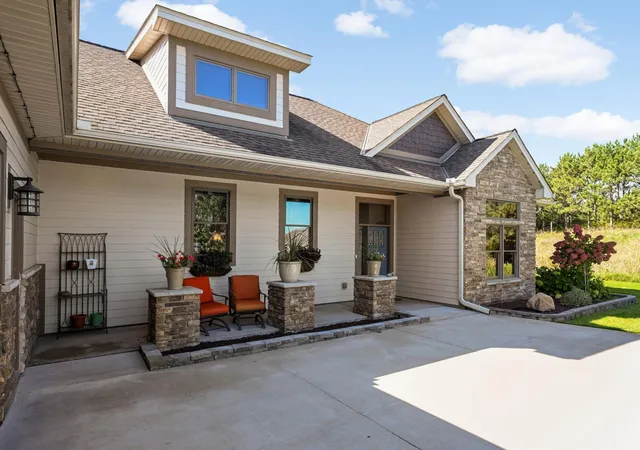 Photo 3 of Single family home for sale at 15850 116th Circle N, Stillwater Twp, MN 55082 | MLS# 7155435 | Listing updated on 2026-10-09