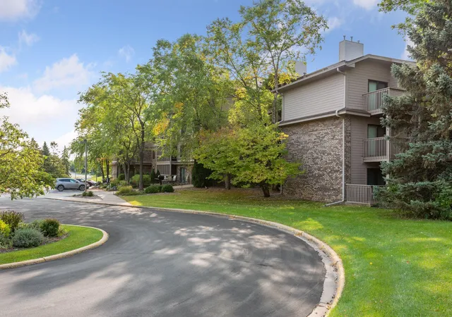 Photo 3 of Condo for sale at 3801 W 98th Street #208, Minneapolis, MN 55431 | MLS# 7155440 | Listing updated on 2026-10-09