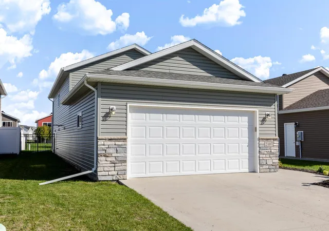 Photo 2 of Single family home for sale at 2107 Admiral Dr W, West Fargo, ND 58078 | MLS# 7155441 | Listing updated on 2026-10-08