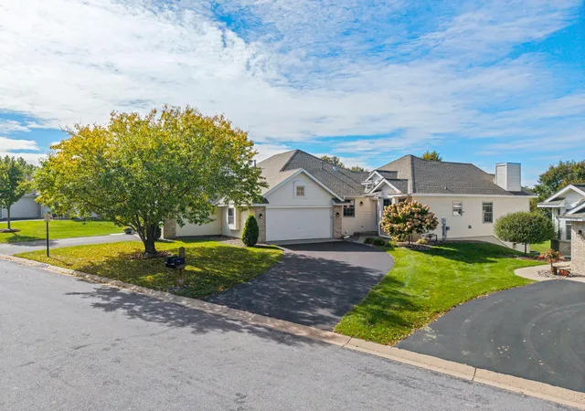 Photo 3 of Single family home for sale at 16345 Crystal Hills Cir, Lakeville, MN 55044 | MLS# 7155444 | Listing updated on 2026-10-08