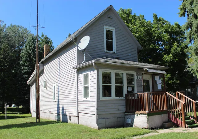 Photo 1 of Single family home for sale at 214 2nd Street Nw, Pennock, MN 56279 | MLS# 7155452 | Listing updated on 2026-10-07