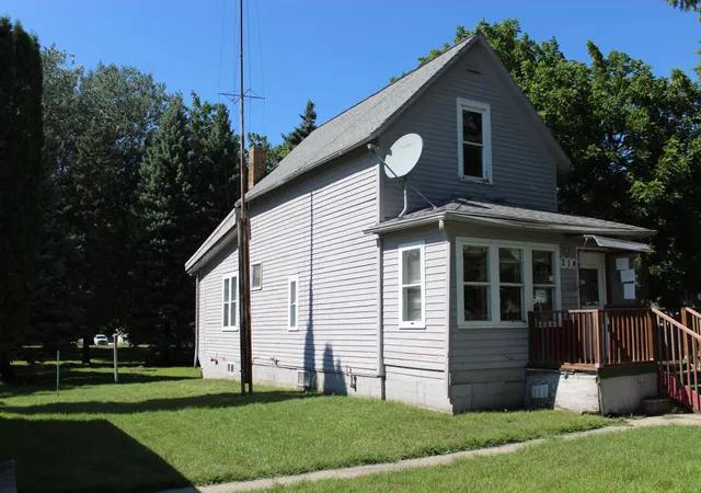 Photo 3 of Single family home for sale at 214 2nd Street Nw, Pennock, MN 56279 | MLS# 7155452 | Listing updated on 2026-10-07