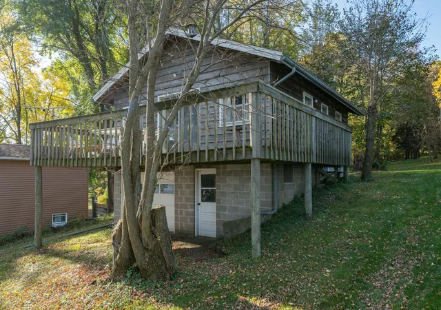 Photo 2 of Single family home for sale at 25076 Swedes Bay Ln, Elysian, MN 56028 | MLS# 7155462 | Listing updated on 2026-10-23