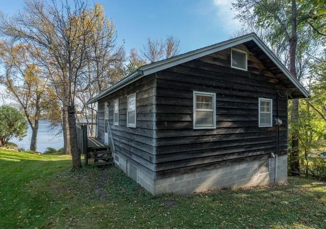 Photo 3 of Single family home for sale at 25076 Swedes Bay Ln, Elysian, MN 56028 | MLS# 7155462 | Listing updated on 2026-10-23