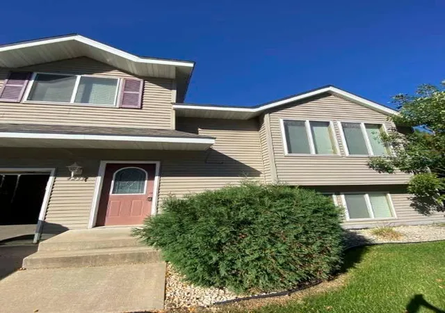 Photo 1 of Single family home for sale at 4233 Mallard Pl Se, Rochester, MN 55904 | MLS# 7155473 | Listing updated on 2026-10-08