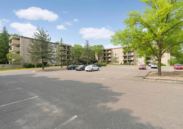 Photo 2 of Condo for sale at 6710 Vernon Ave S #409, Minneapolis, MN 55436 | MLS# 7155498 | Listing updated on 2026-10-09