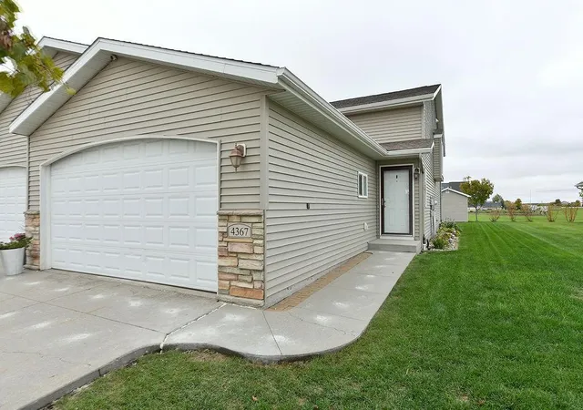 Townhouse for sale at 4367 39th Avenue S, Fargo, ND 58104 | MLS# 7155511