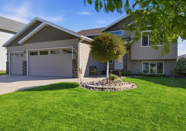 Photo 3 of Single family home for sale at 6916 24th Street S, Fargo, ND 58104 | MLS# 7155526 | Listing updated on 2026-10-08