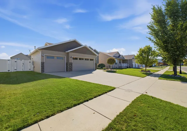 Photo 4 of Single family home for sale at 6916 24th Street S, Fargo, ND 58104 | MLS# 7155526 | Listing updated on 2026-10-08