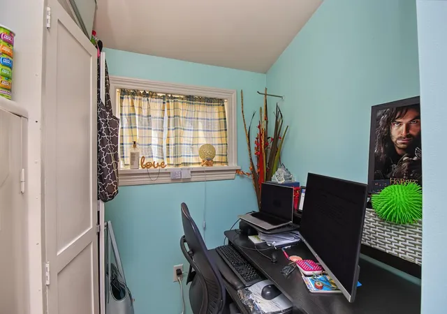 Listing Photo 4 - Condo for sale in building located at 970 Sherburne Ave, Saint Paul, MN 55104