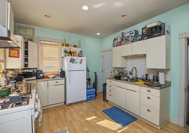 Listing Photo 5 - Condo for sale in building located at 970 Sherburne Ave, Saint Paul, MN 55104