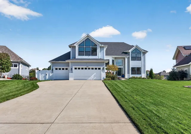 Single family home for sale at 1508 Cannon Valley Dr, Northfield, MN 55057 | MLS# 7155553