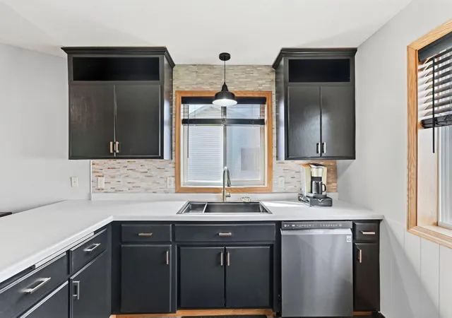 Photo 4 of Single family home for sale at 850 Savanna Ave, Saint Cloud, MN 56303 | MLS# 7155555 | Listing updated on 2026-10-10