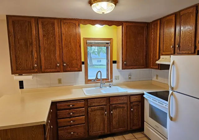 Photo 4 of Single family home for sale at 202 Rice St NW, Sleepy Eye, MN 56085 | MLS# 7155558 | Listing updated on 2026-10-17