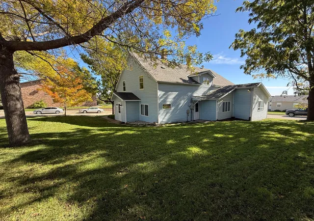 Photo 3 of Single family home for sale at 103 1st Street N, Evansville, MN 56326 | MLS# 7155570 | Listing updated on 2026-10-06