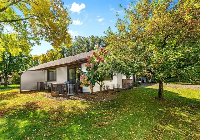 Photo 2 of Single family home for sale at 576 Donegal Cir, Saint Paul, MN 55126 | MLS# 7155573 | Listing updated on 2026-10-08