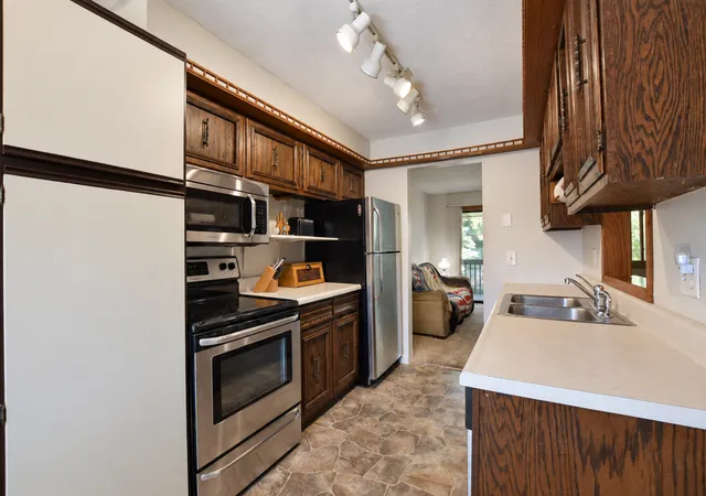 Photo 2 of Single family home for sale at 37 Marie Ave E, Saint Paul, MN 55118 | MLS# 7155578 | Listing updated on 2026-10-09