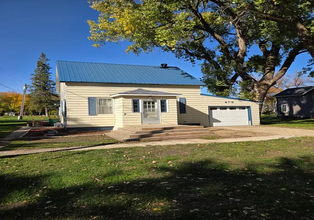 Photo 1 of Single family home for sale at 405 1st Avenue E, Abercrombie, ND 58001 | MLS# 7155579 | Listing updated on 2026-10-07