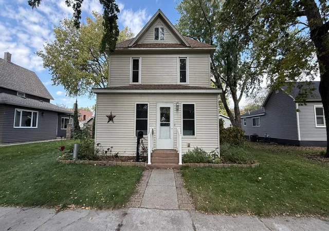 Photo 1 of Single family home for sale at 250 11th Avenue, Granite Falls, MN 56241 | MLS# 7155586 | Listing updated on 2026-10-10