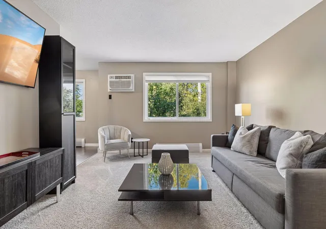 Photo 3 of Condo for sale at 333 8th Street Se #219, Minneapolis, MN 55414 | MLS# 7155589 | Listing updated on 2026-10-10
