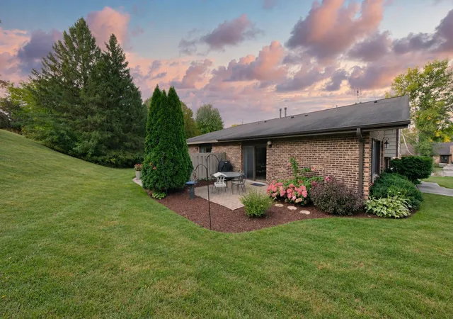 Photo 1 of Single family home for sale at 1081 Weston Ln N, Minneapolis, MN 55447 | MLS# 7155610 | Listing updated on 2026-10-20