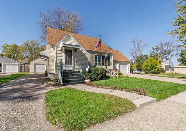 Single family home for sale at 908 8th Avenue SW, Faribault, MN 55021 | MLS# 7155619