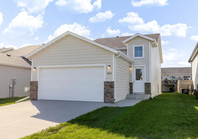 Photo 1 of Single family home for sale at 4513 17th Street S, Moorhead, MN 56560 | MLS# 7155620 | Listing updated on 2026-10-07