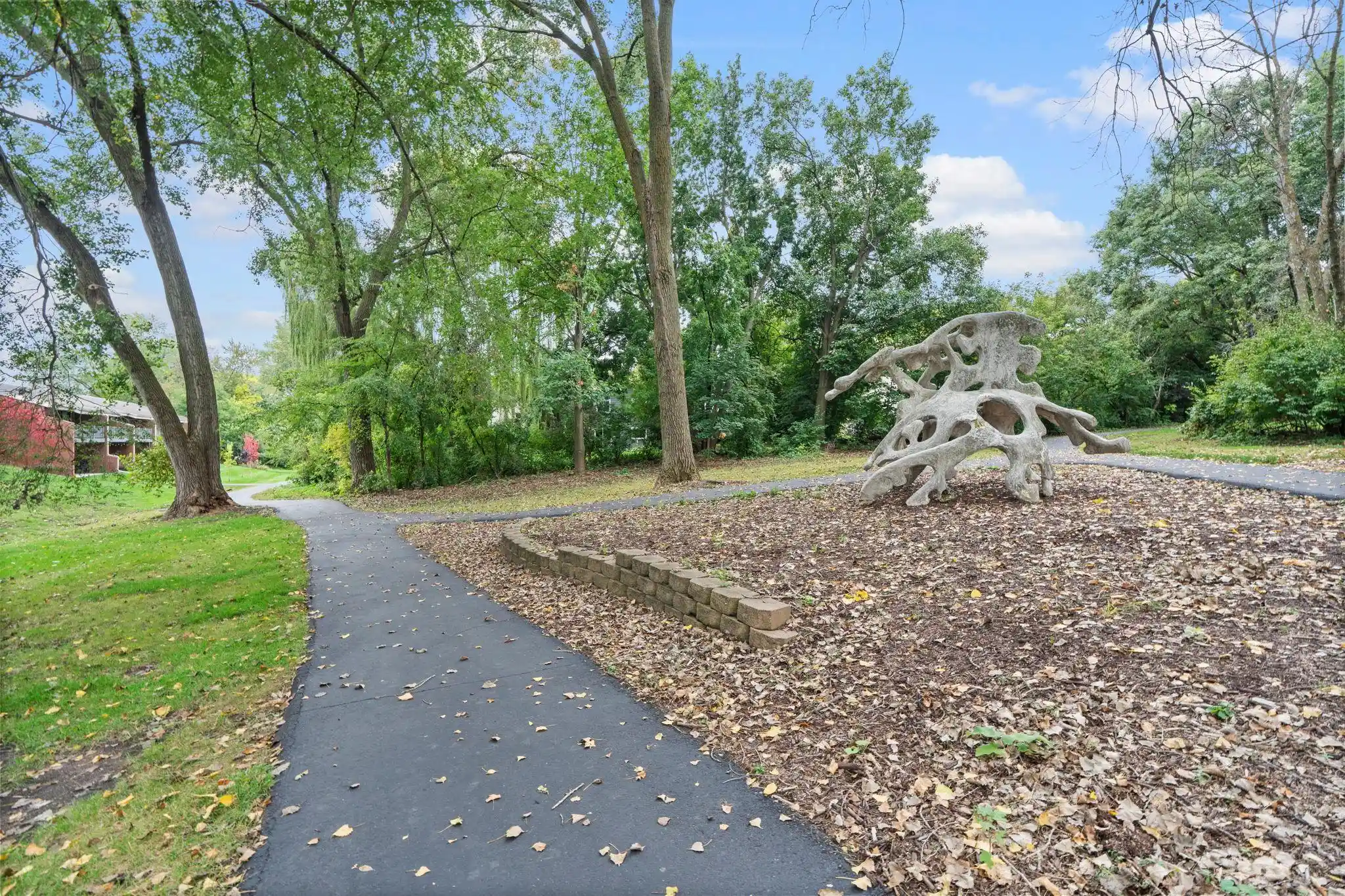 Listing Photo 28 - Condo for sale in 110288 Vlg Rd located at 110288 Vlg Rd, Chaska, MN 55318 - Unit 110288 Village Rd