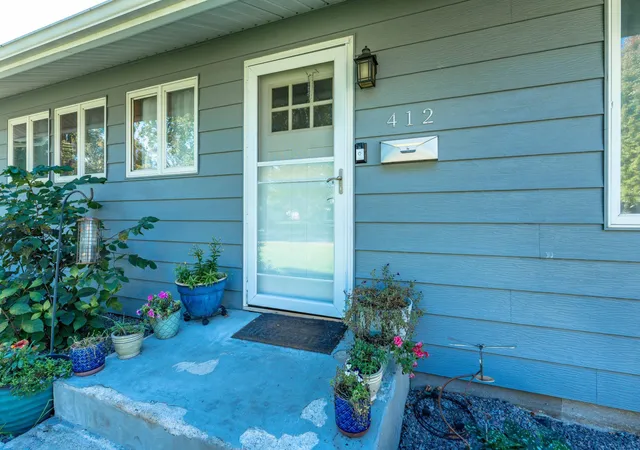 Photo 2 of Single family home for sale at 412 E Everett Ave, Fergus Falls, MN 56537 | MLS# 7155672 | Listing updated on 2026-10-10