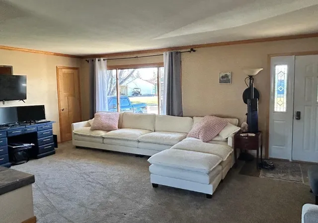 Photo 4 of Single family home for sale at 203 Wyandotte Rd, Hoyt Lakes, MN 55750 | MLS# 7155678 | Listing updated on 2026-10-11
