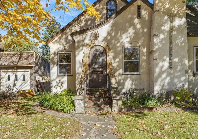 Photo 3 of Single family home for sale at 220 4th Street Ne, Braham, MN 55006 | MLS# 7155696 | Listing updated on 2026-10-10