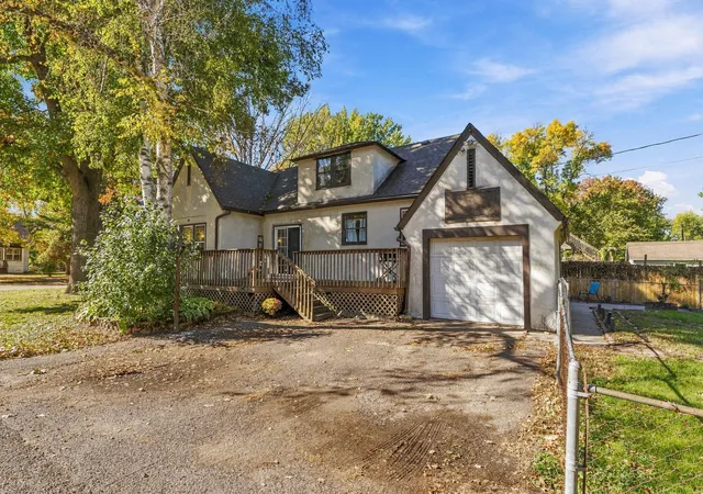 Photo 3 of Single family home for sale at 220 4th Street NE, Braham, MN 55006 | MLS# 7155696 | Listing updated on 2026-10-10