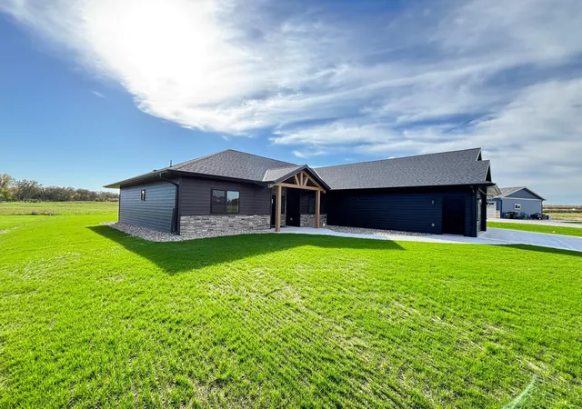 Photo 3 of Single family home for sale at 407 Halfaday Dr, Sauk Centre, MN 56378 | MLS# 7155700 | Listing updated on 2026-10-08
