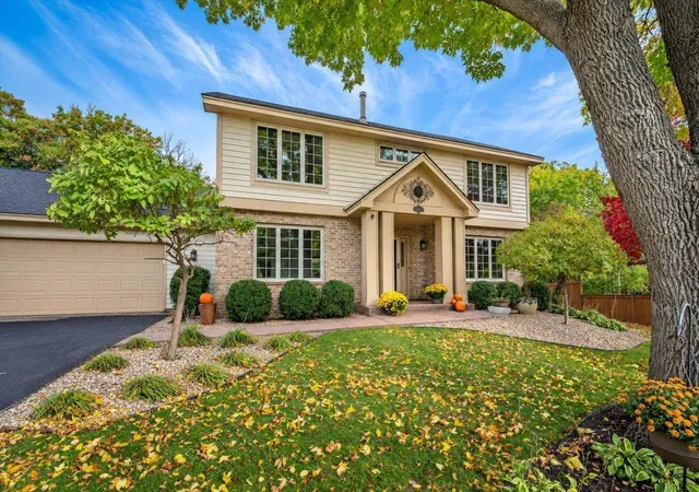 Photo 2 of Single family home for sale at 12061 Gantry Ct, Saint Paul, MN 55124 | MLS# 7155716 | Listing updated on 2026-10-22