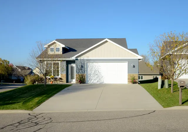 Single family home for sale at 2012 Longhorn Ln, Buffalo, MN 55313 | MLS# 7155722