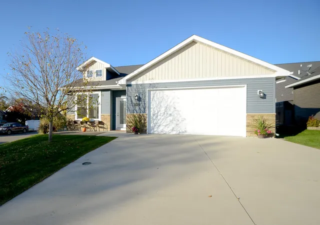 Photo 2 of Single family home for sale at 2012 Longhorn Ln, Buffalo, MN 55313 | MLS# 7155722 | Listing updated on 2026-10-22