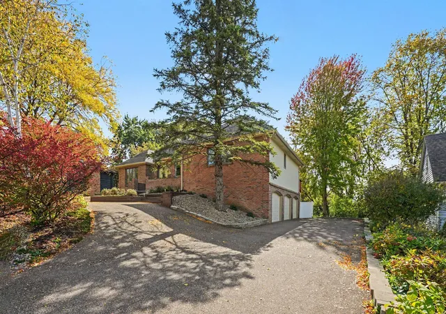Photo 3 of Single family home for sale at 1528 Briarknoll Dr, Saint Paul, MN 55112 | MLS# 7155729 | Listing updated on 2026-10-20