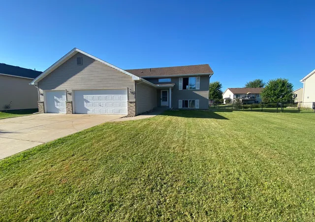 Photo 1 of Single family home for sale at 609 Dogwood St Ne, Lonsdale, MN 55046 | MLS# 7155738 | Listing updated on 2026-10-07
