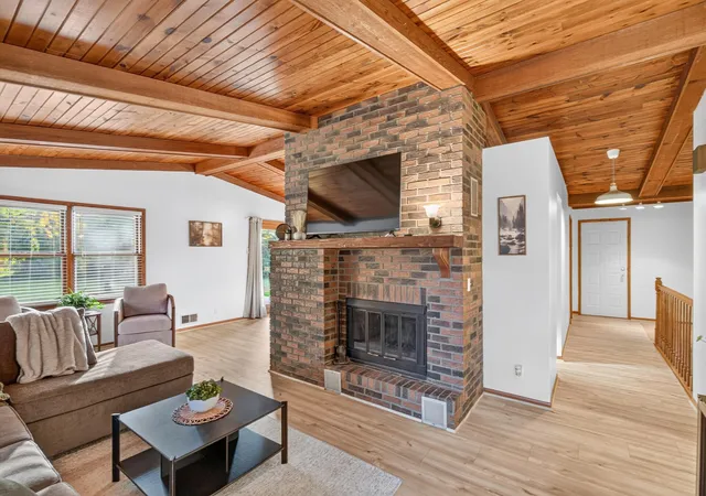 Photo 3 of Single family home for sale at 1938 Edgerton St, Saint Paul, MN 55117 | MLS# 7155763 | Listing updated on 2026-10-09