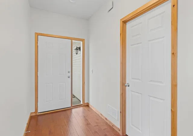 Photo 4 of Single family home for sale at 12214 River Valley Dr, Burnsville, MN 55337 | MLS# 7155764 | Listing updated on 2026-10-21