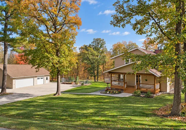 Photo 1 of Single family home for sale at 2002 Nw 9th Avenue, Grand Rapids, MN 55744 | MLS# 7155771 | Listing updated on 2026-10-09