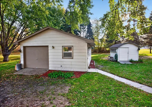 Photo 3 of Single family home for sale at 24 Willow Cir, Annandale, MN 55302 | MLS# 7155778 | Listing updated on 2026-10-21
