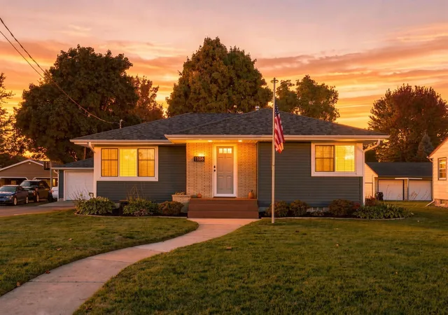 Photo 1 of Single family home for sale at 1108 Hoffman St W, Cannon Falls, MN 55009 | MLS# 7155787 | Listing updated on 2026-10-09