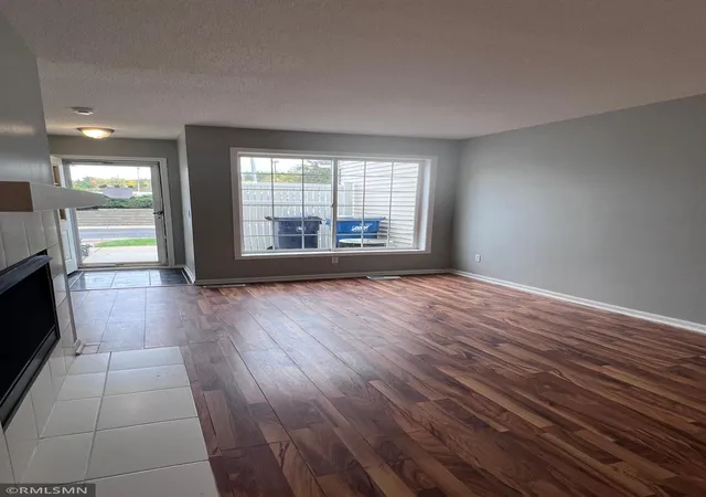 Photo 3 of Single family home for sale at 1877 Riverwood Dr #5, Burnsville, MN 55337 | MLS# 7155788 | Listing updated on 2026-10-16