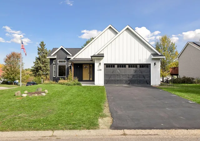 Photo 2 of Single family home for sale at 7758 Upper 23rd St N, Saint Paul, MN 55128 | MLS# 7155797 | Listing updated on 2026-10-10