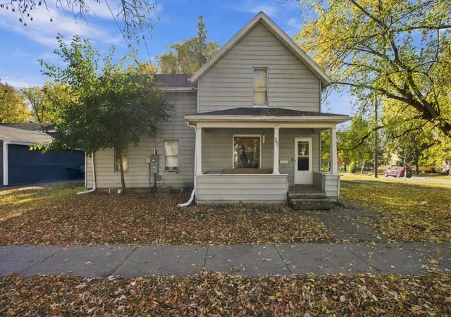 Photo 1 of Single family home for sale at 903 7th Avenue S, Moorhead, MN 56560 | MLS# 7155810 | Listing updated on 2026-10-28