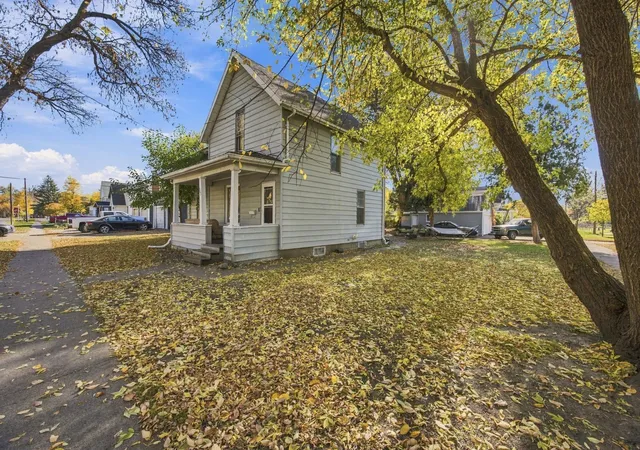 Photo 1 of Single family home for sale at 903 7th Avenue S, Moorhead, MN 56560 | MLS# 7155810 | Listing updated on 2026-10-28