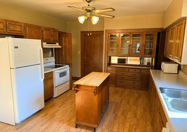 Photo 2 of Single family home for sale at 1223 S Jefferson St, New Ulm, MN 56073 | MLS# 7155826 | Listing updated on 2026-10-14