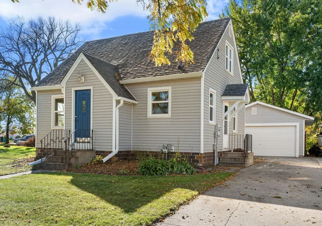 Single family home for sale at 918 3rd Street SW, Waseca, MN 56093 | MLS# 7155827