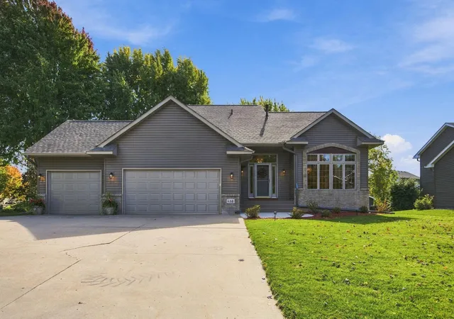 Photo 3 of Single family home for sale at 458 Coyote Trl, Circle Pines, MN 55014 | MLS# 7155839 | Listing updated on 2026-10-10